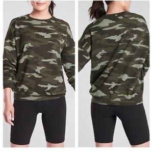 Athleta Studio to Street camouflage sweatshirt top shirt green size small tall